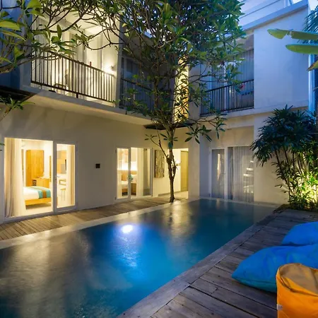 Casa Kayu Aya Hotel